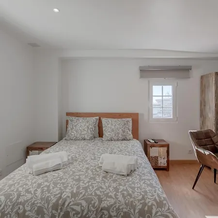 Apartment Alfama River View