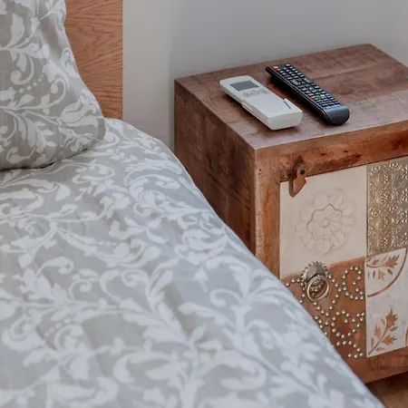 Alfama River View Апартаменти *