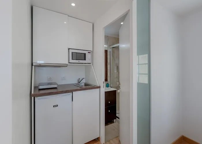 Alfama River View Апартаменти *