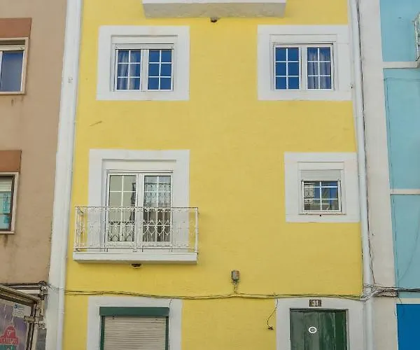 Alfama River View * Лісабон