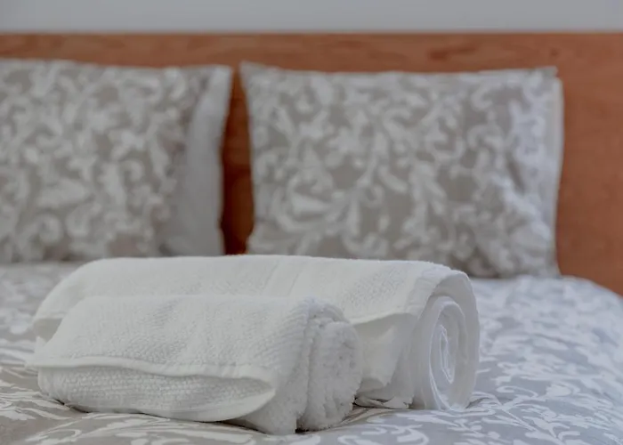 Alfama River View Апартаменти *